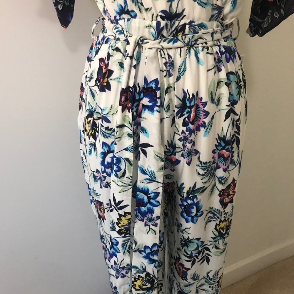 Women’s Off White Floral Jumpsuit - Picture 7 of 8